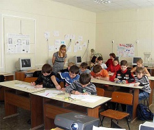 Внеклассное мероприятие проводит Мария Шелепова (апрель 2009)